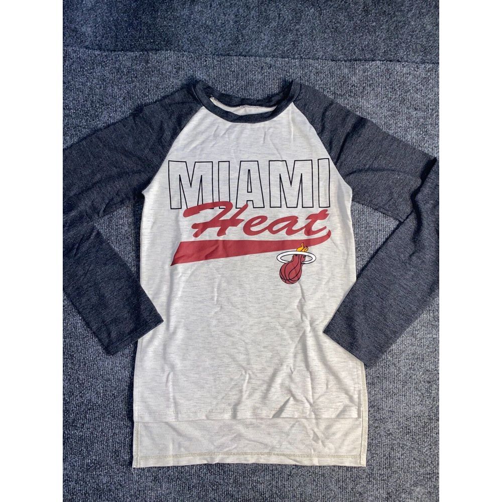 NBA Miami Heat Basketball Adidas small Tee Shirt Mens Gray White Long Sleeve
